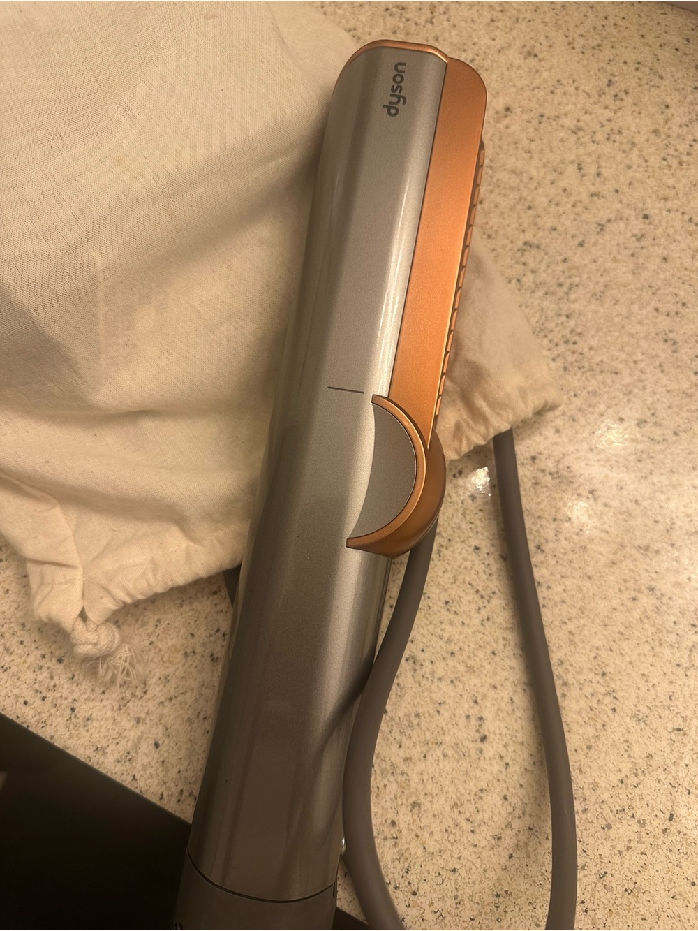 Dyson opened NEW air straight